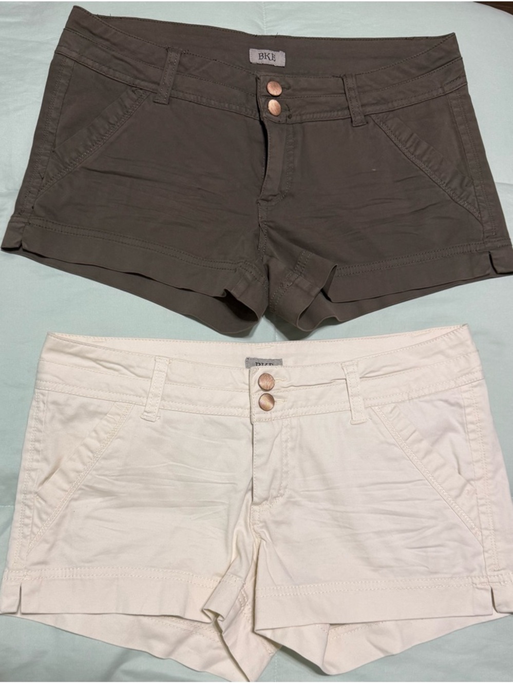 BKE Women's Low-Rise Shorts in Olive and Cream, size 28